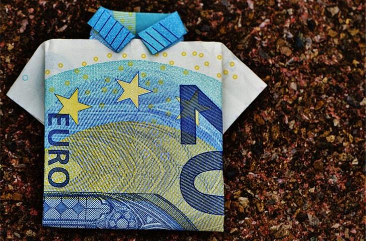 3000 dollars to euros
